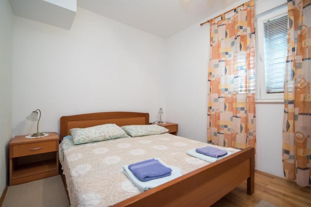 Apartments Longo Supetar Extérieur photo