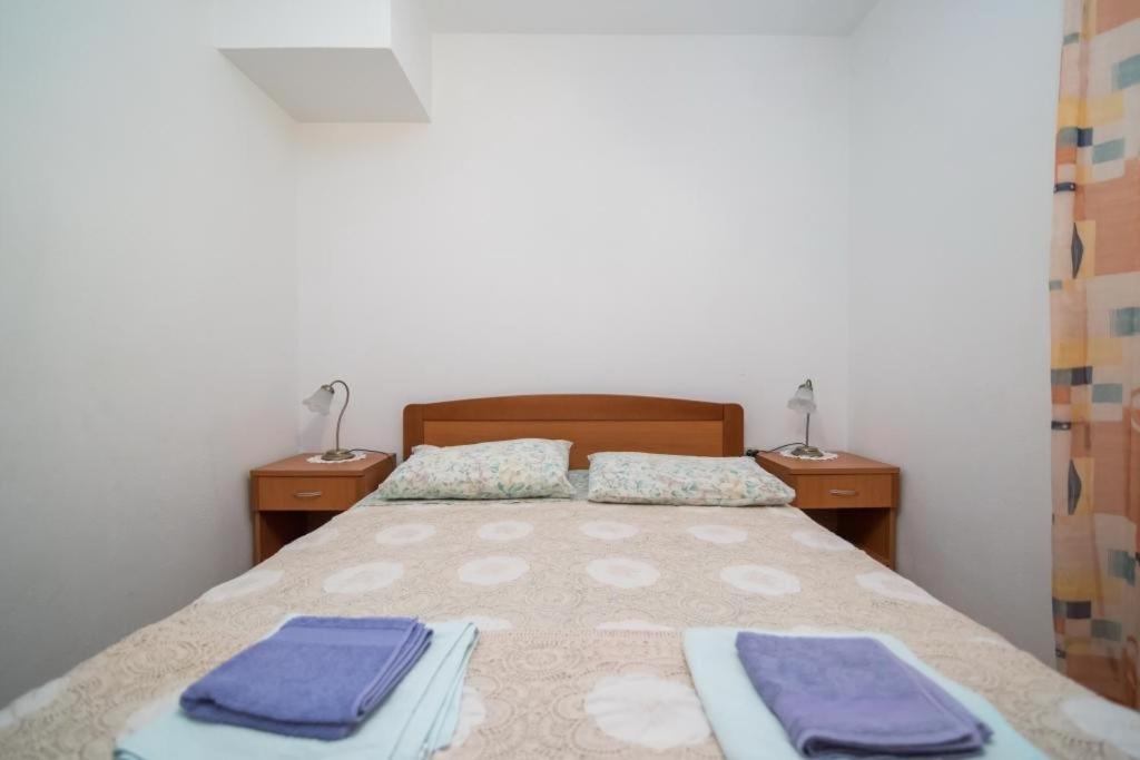 Apartments Longo Supetar Extérieur photo